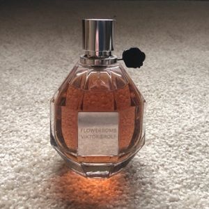 Victor & Rolf Flower Bomb 3.4oz 85% Full